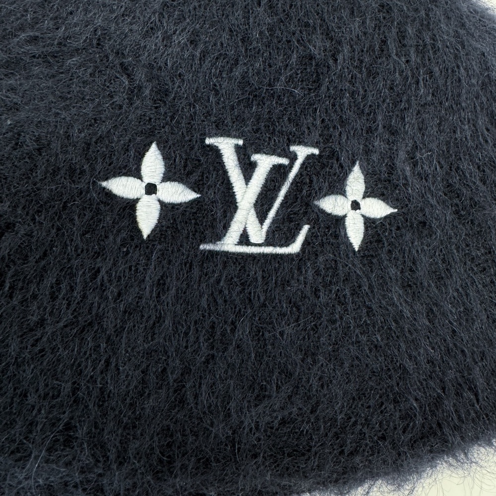 Louis Vuitton Fluffy Hat S00 - Picture 5 of 8
